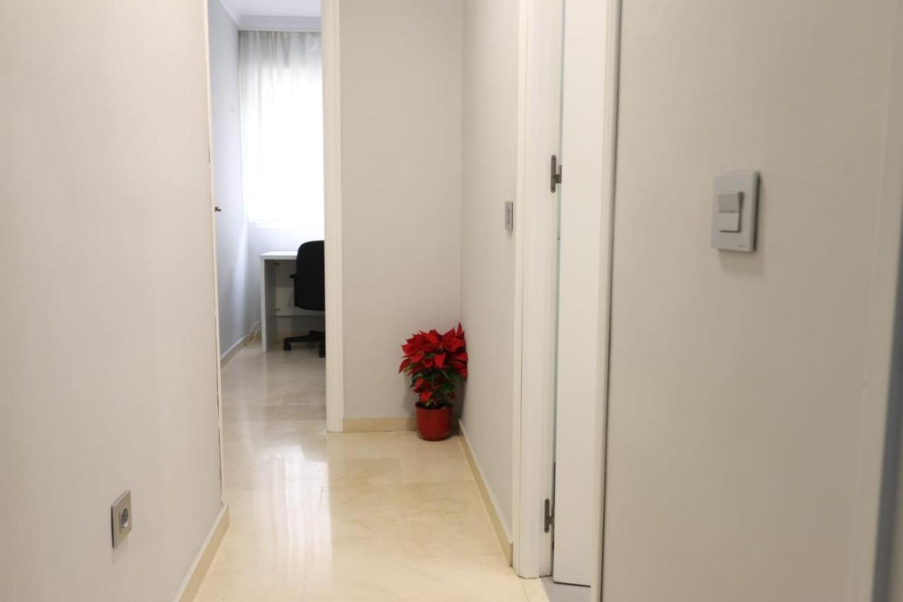 Piso En Pleno Centro De Huelva. Appartement Buitenkant foto