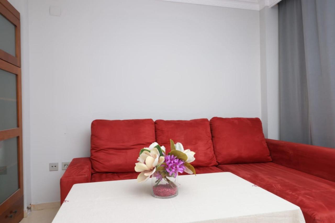 Piso En Pleno Centro De Huelva. Appartement Buitenkant foto